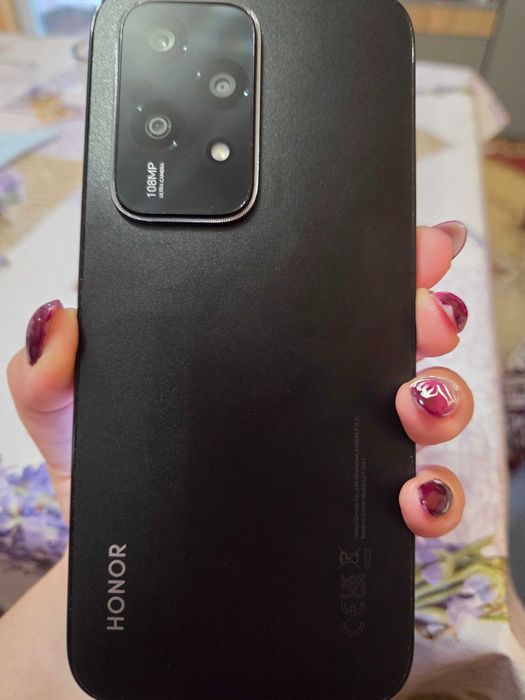 Телефон Honor 200 Lite