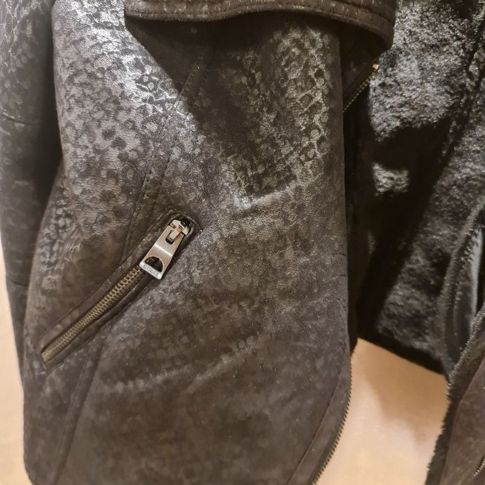 Cojoc/geaca Guess