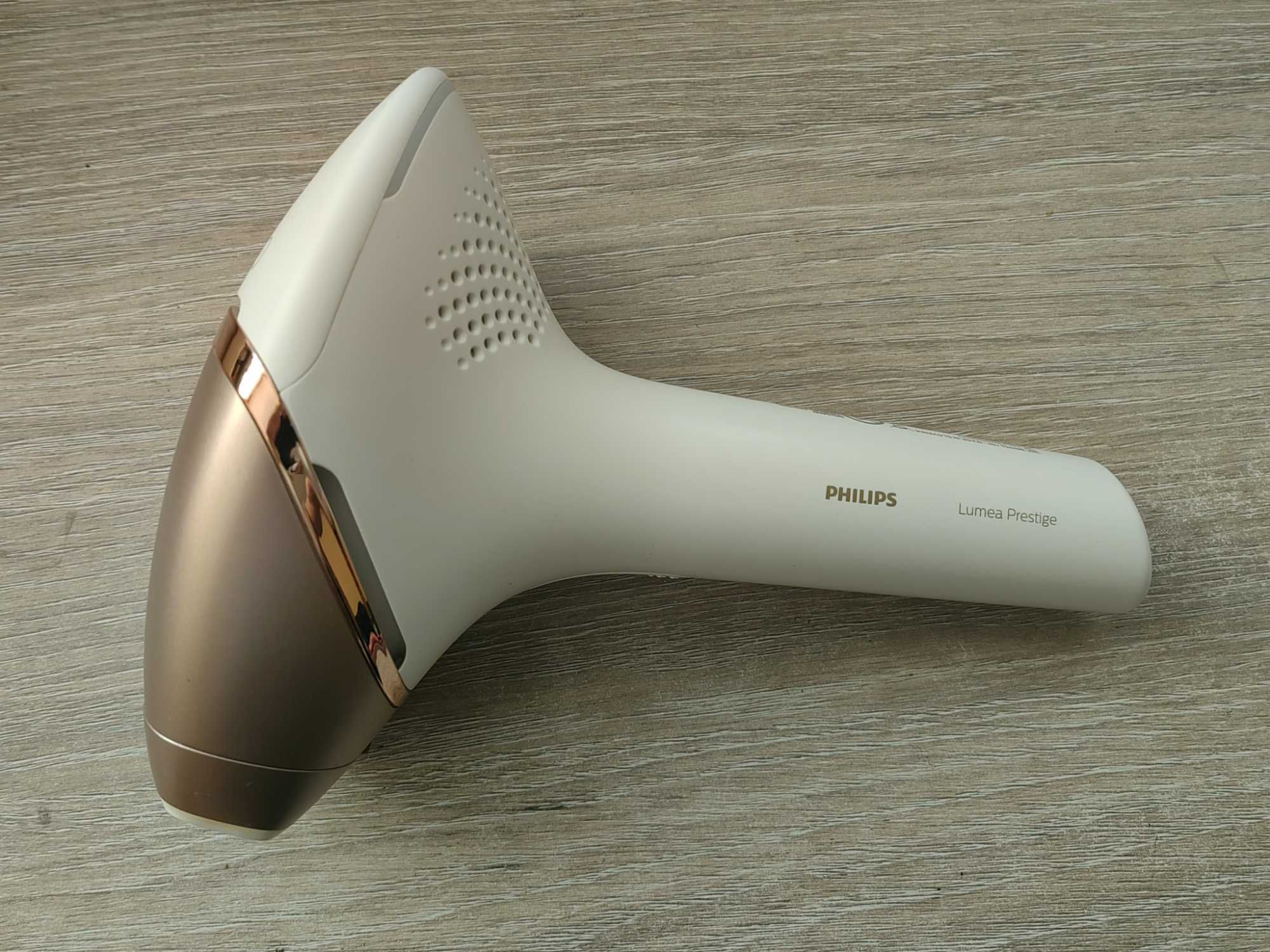 Фотоепилатор Philips Lumea