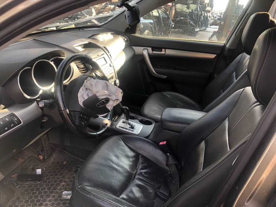 Dezmembrari KIA SORENTO 2011 4x4 2.2 Diesel D4HB Automat P828