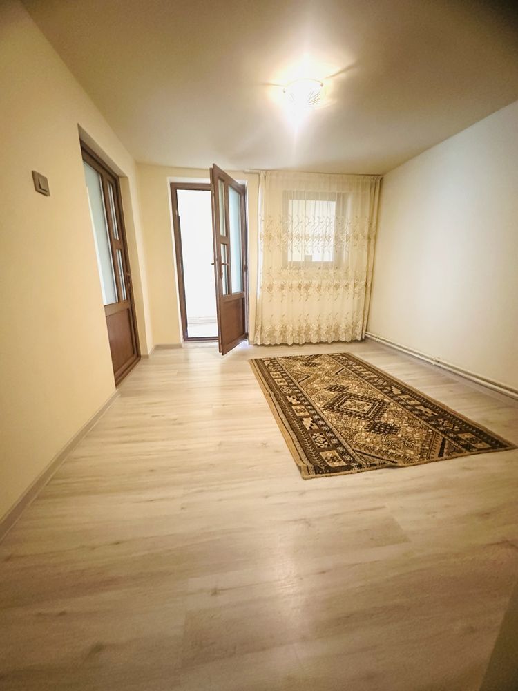 Casa de vanzare  - Disponibila imediat