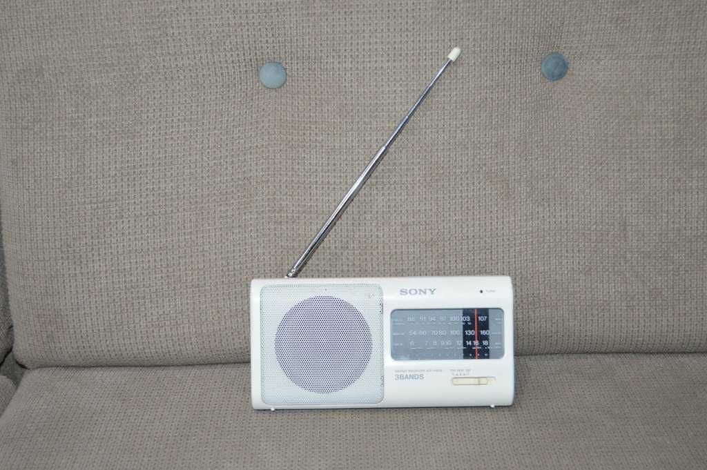 Radio portabil SONY ICF - 480S cu 3 benzi
