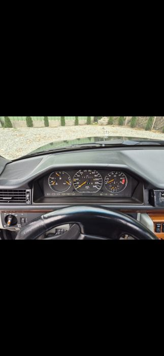 Vând Mercedes-Benz 220E Tip 124