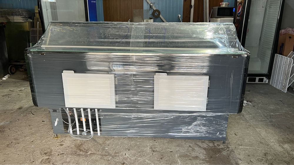 Vitrina frigorifica dezghetare automata