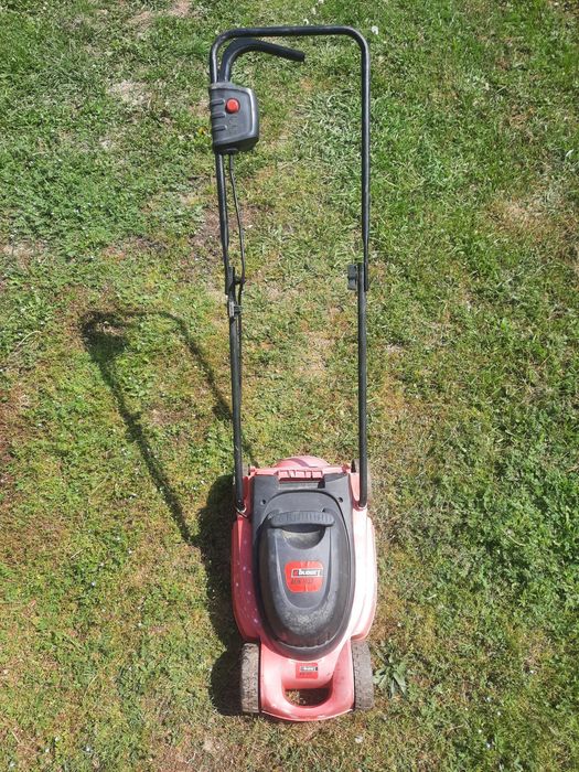 Masina electrica tuns gazon lama de 33 cm.
Bunget de 1000w,