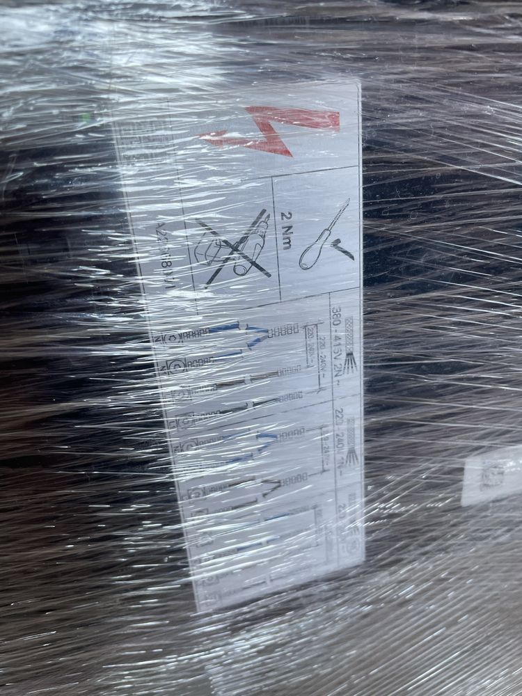 Electrolux индукционен плот за вграждане model:HOI623S
