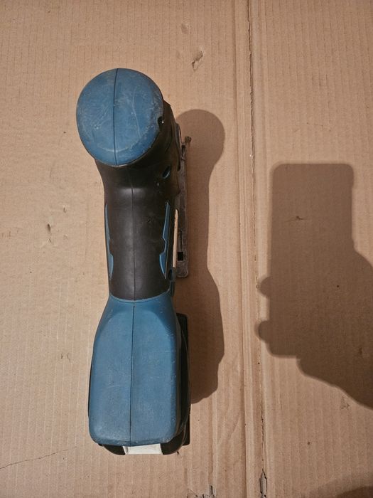 Pendular Makita DJV181