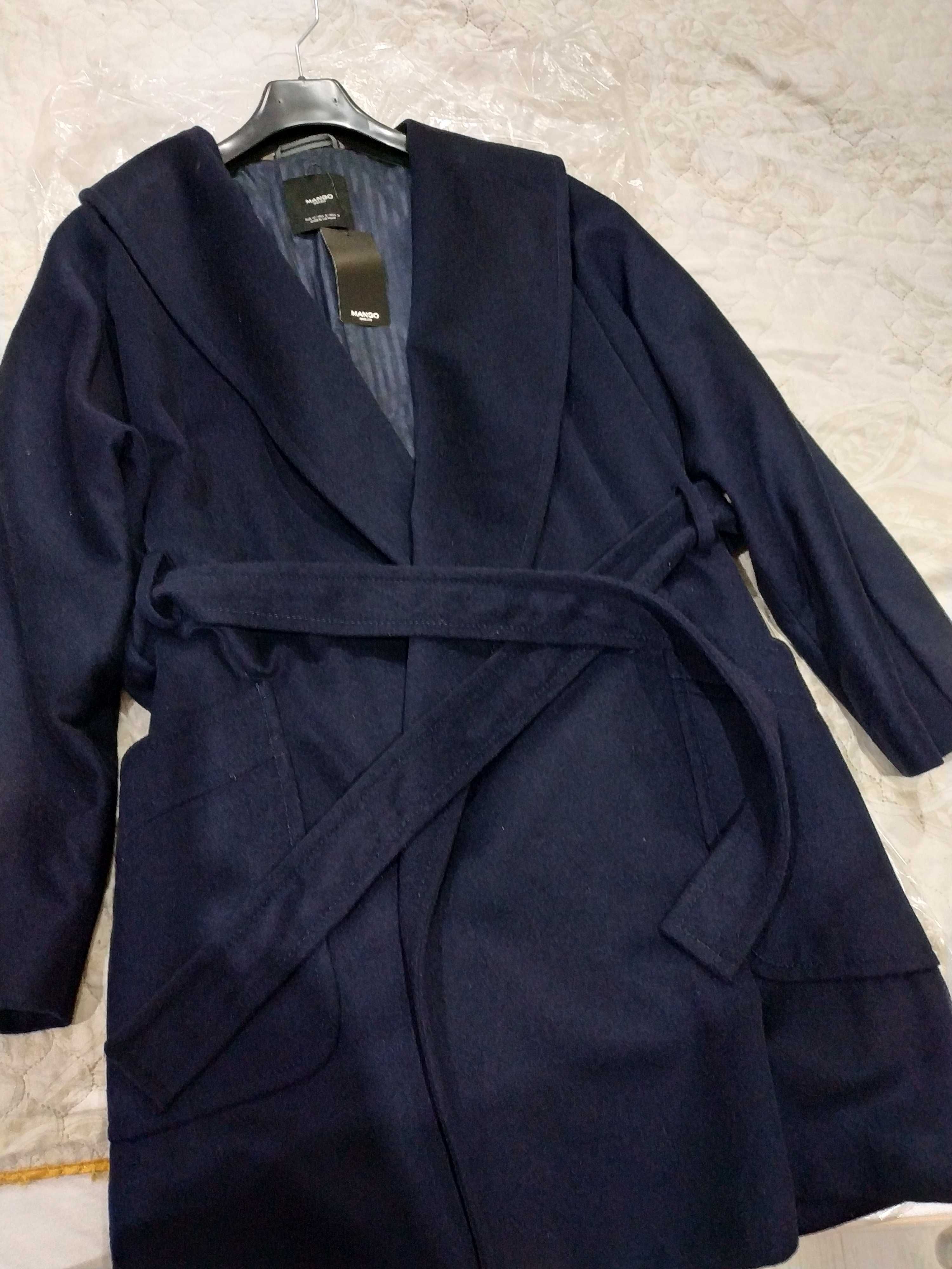 Женское пальто Mango и куртку из кожзама Boysen's