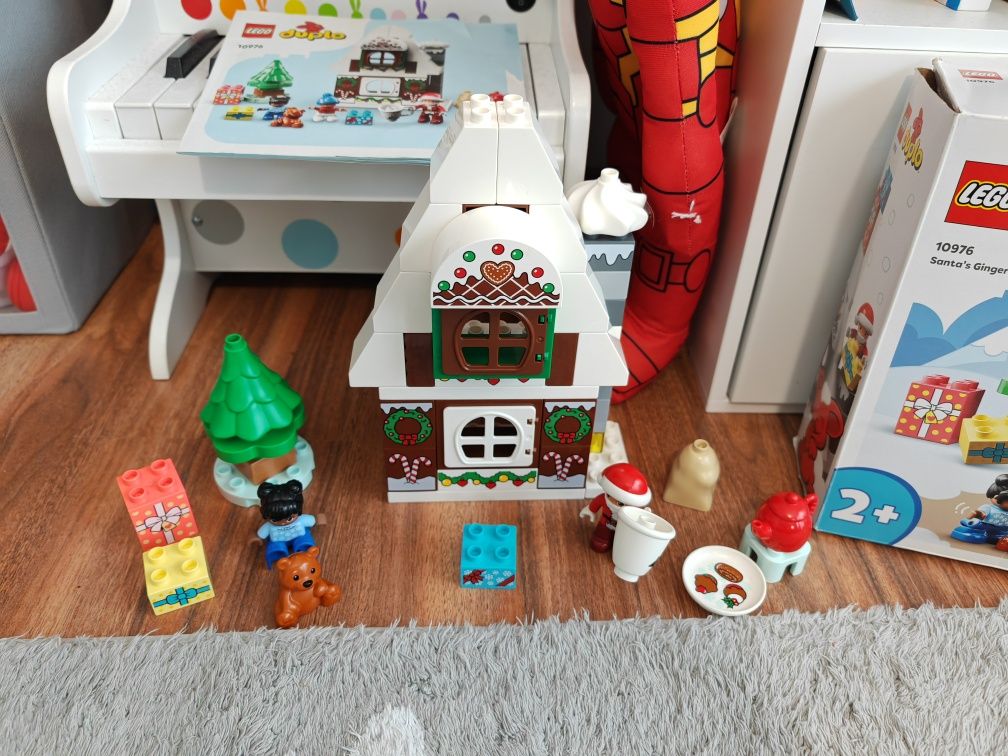 Set LEGO DUPLO Casa din turta dulce a lui Mos Craciun (10976)