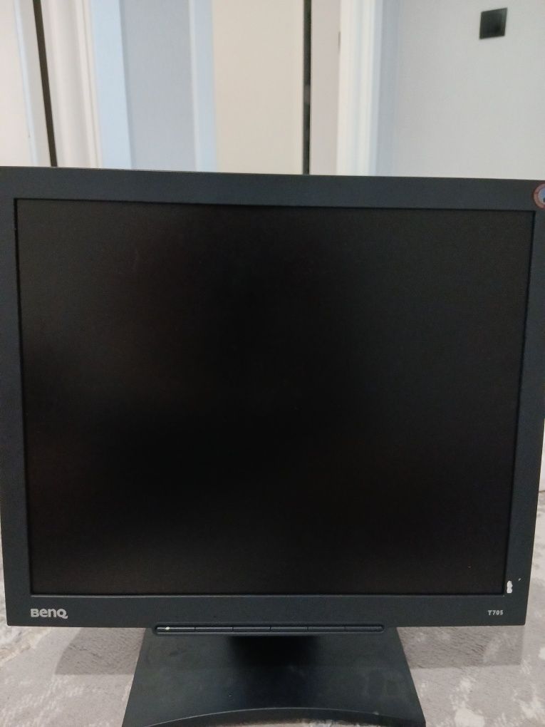 Продам монитор BENQ T705 рабочий