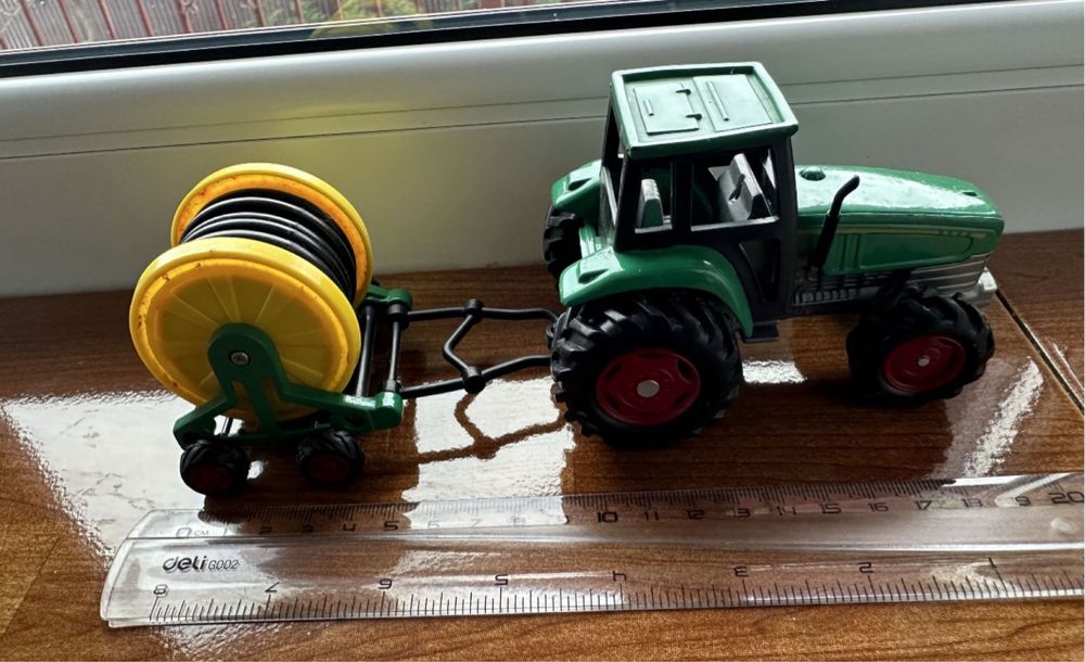 Macheta auto 1/32 tractor cu remorca