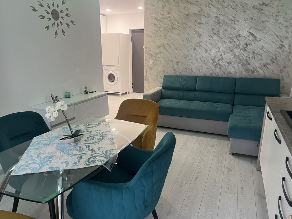 Vand apartament cu doua camere tip studio