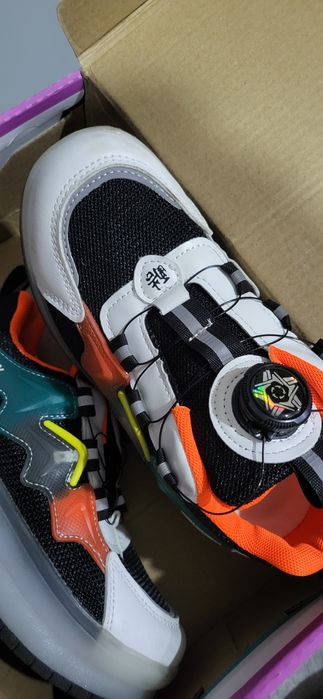 Кроссовки ролики светящиеся 33 р