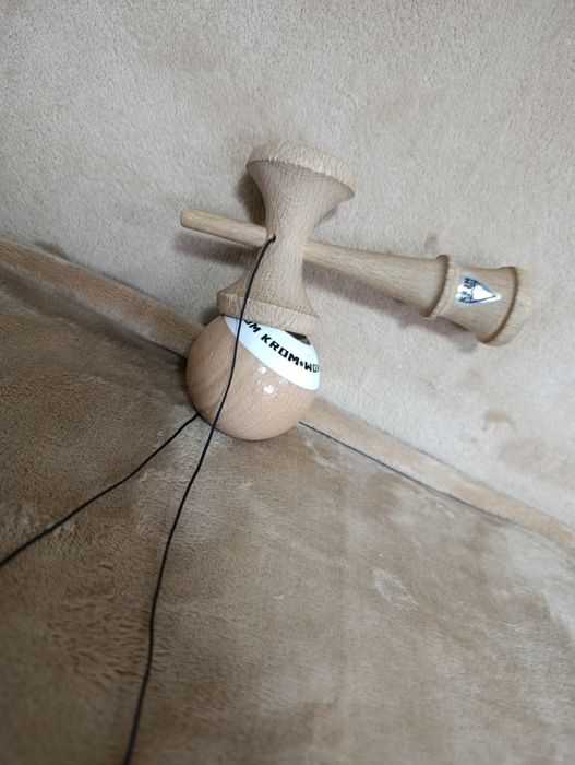 Kendama krom sticky pop naked