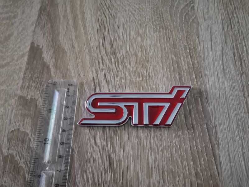 Subaru STI червена метална емблема