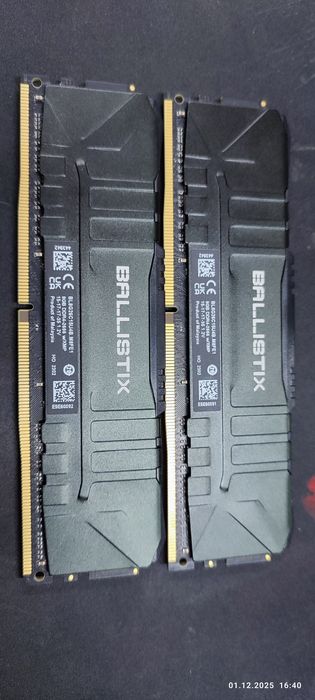 НОВЫЙ Оперативная память 16ГБ 2x8 Crucial Ballistix Black BL8G30C15U4B