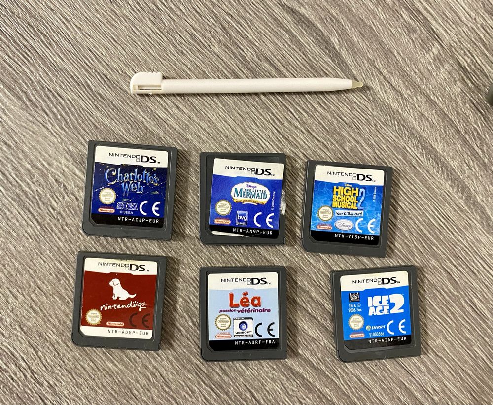 Vand sau schimb nintendo ds lite