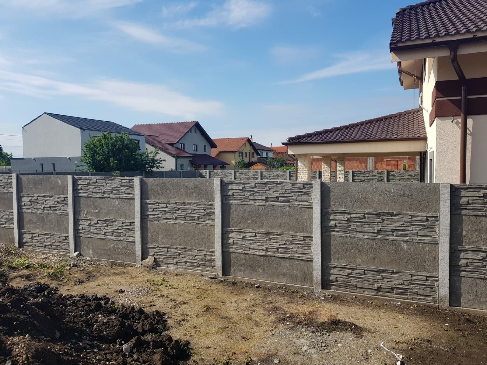 Montări garduri din beton si boltari