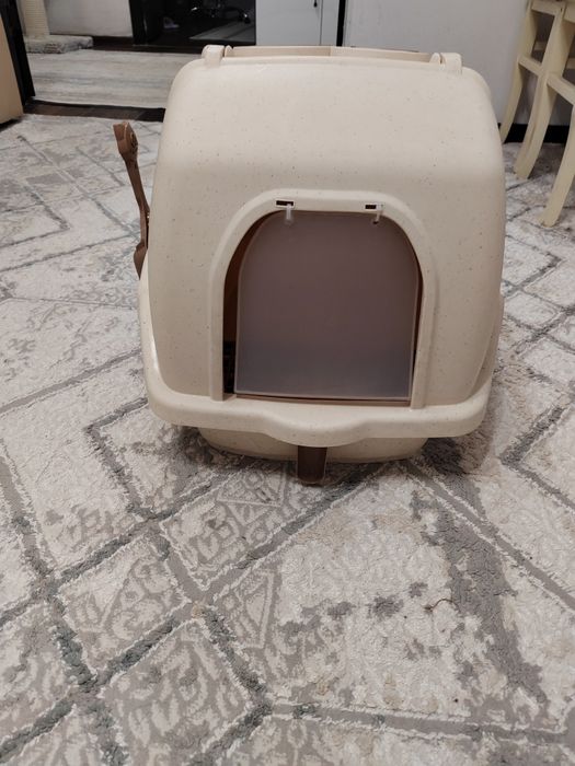 Лоток закрытый в отличном состояний