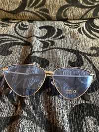 Слънчеви очила със светло сини стъкла