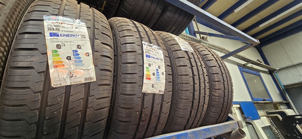 Нови бусови гуми 215 65 15C Hankook