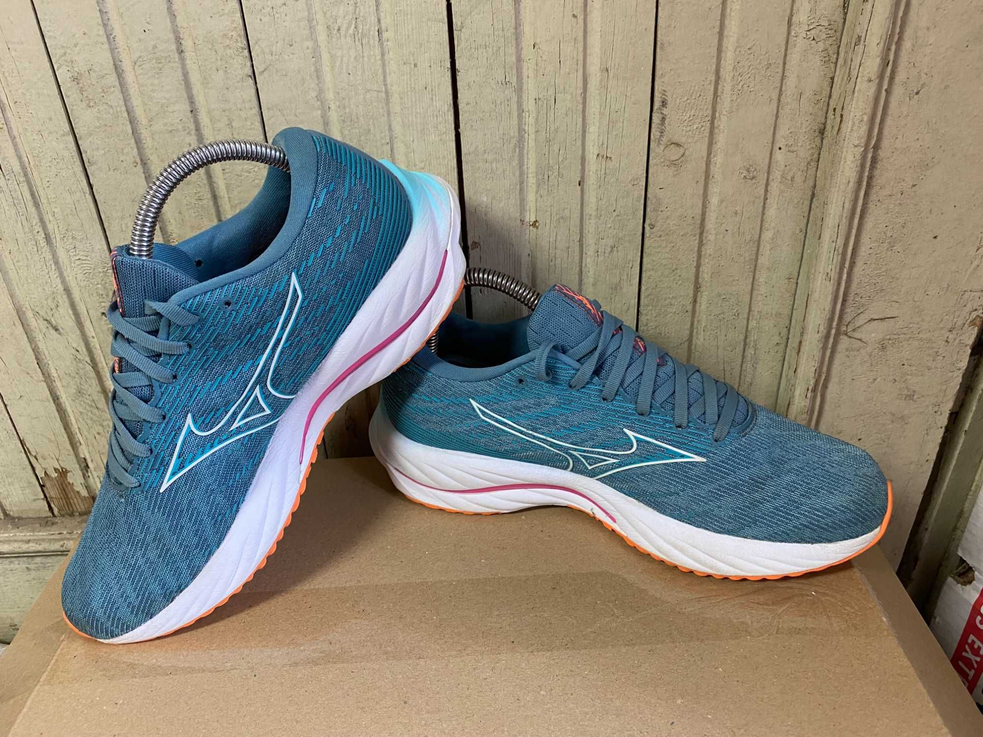 ''Mizuno Wave Rider 26''оригинални маратонки 40 номер