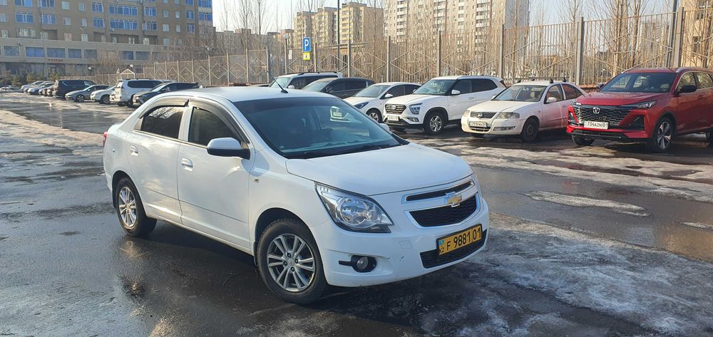 Chevrolet Cobalt 2023года, белый, автомат.
