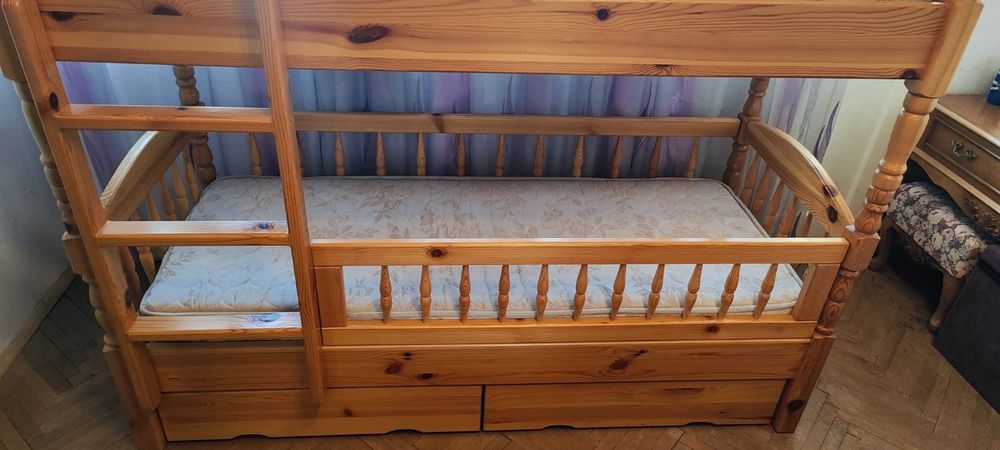 Детско двуетажно легло