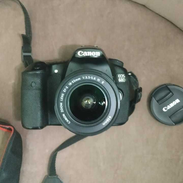 Canon EOS 60D Kit EF-S 18-55mm f/3.5-5.6 IS II