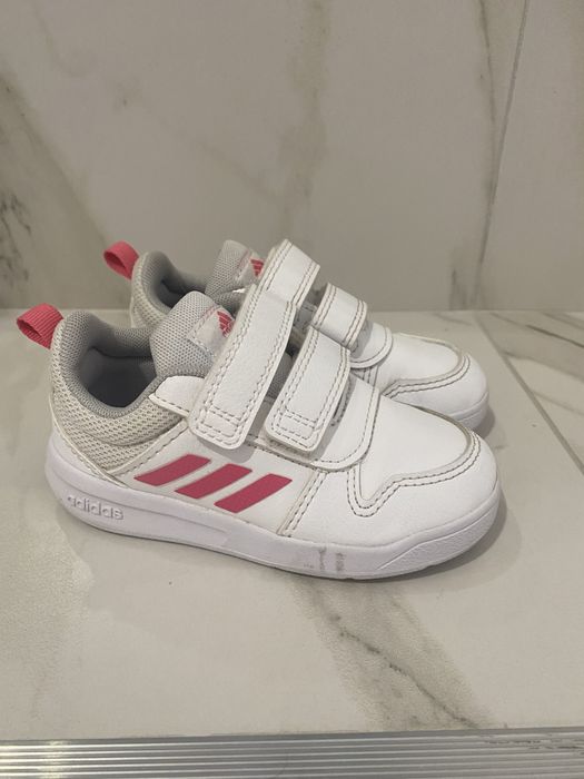 Pantofi sport adidas, marimea 23
