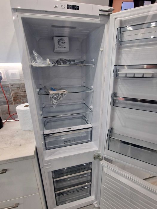 Хладилник Eurolux за вграждане