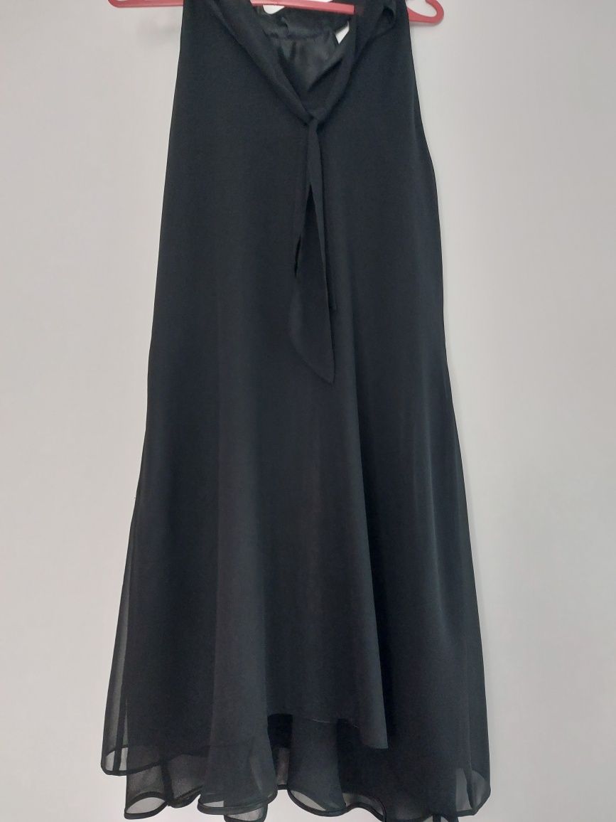 Rochie voal neagra.