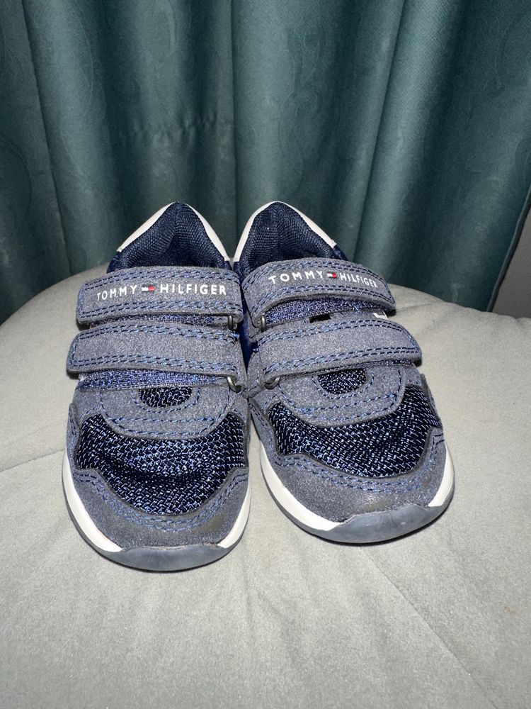 Adidasi tommy hilfiger marimea 24