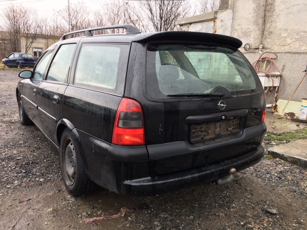 Opel Vectra B 1.8i Опел Вектра Б 1.8и на части!!