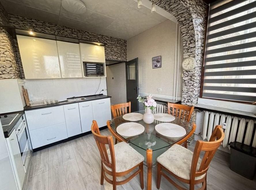 Тристаен апартамент под наем в ж.к. Гоце Делчев, 2214071