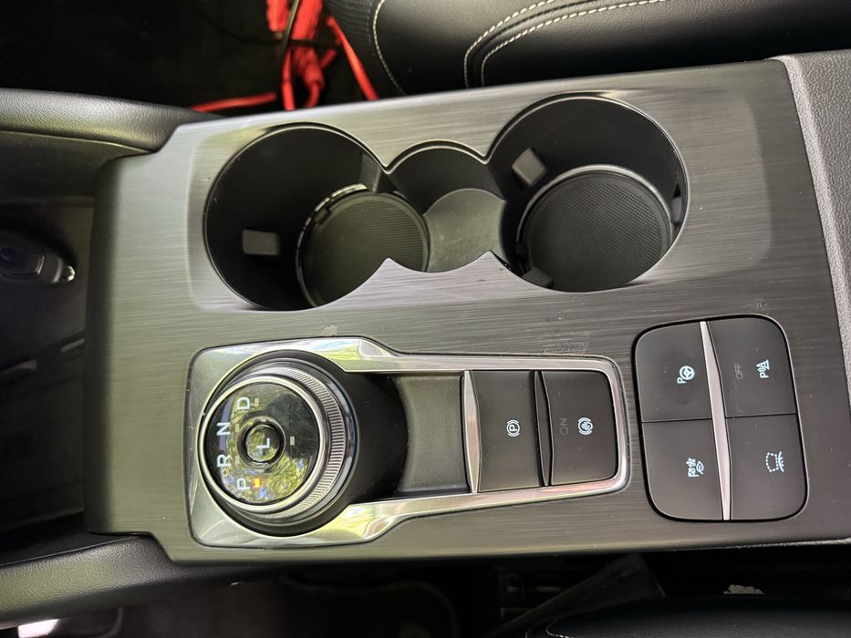 Vand Ford Kuga hibrid  an 2022