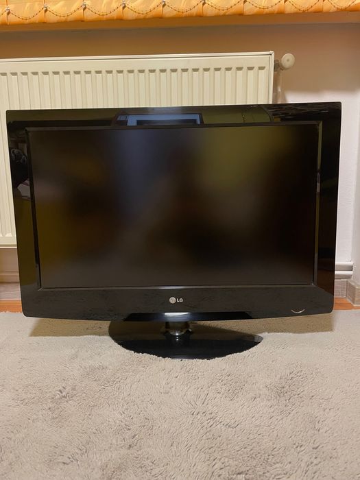 Televizor LG de 80cm