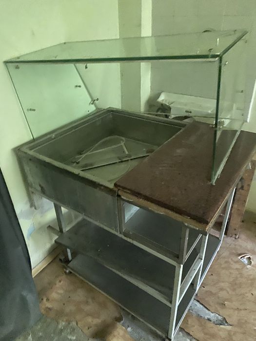 Хладилна витрина .