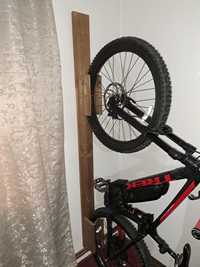 Suport bicicleta pentru perete