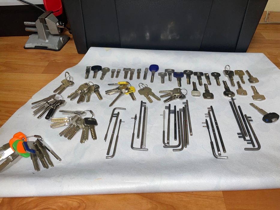 Спешно! Голям ключарски комплект