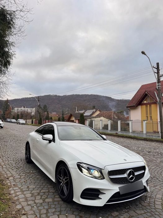 Mercedes-Benz E Mercedes-Benz E400 4MATIC Coupé AMG Line • Full • Panoramic • Istoric