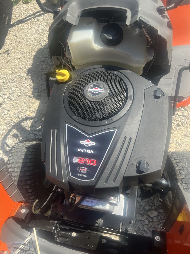 Tractoras gazon Husqvarna TC 138