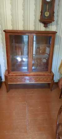 Продается румынский витрина