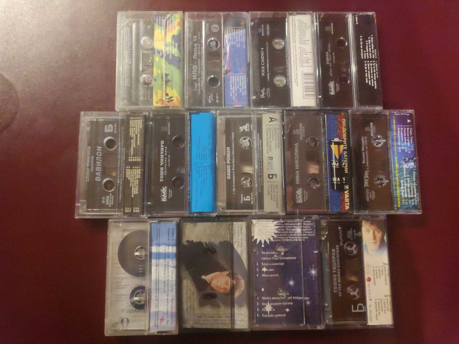 Оригинални поп и поп-фолк аудио касети