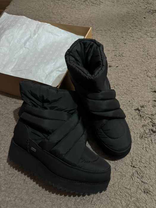 Ghete dama UGG impermeabile