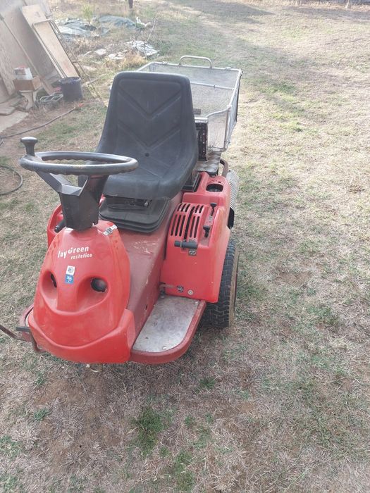 Vind tractoraș de tuns gazon