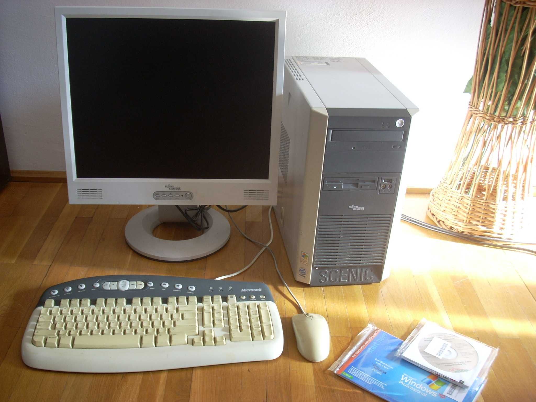 Pentru Colectionari un vintage Fujitsu Siemens Intel Centrino+LCD 19"