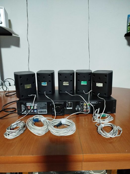 Home Cinema System Samsung model: HT-Z110 cu 5 sateliti. Fara tub bas!