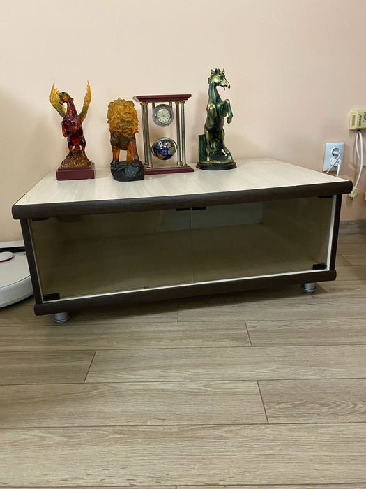 Тв шкаф със секция