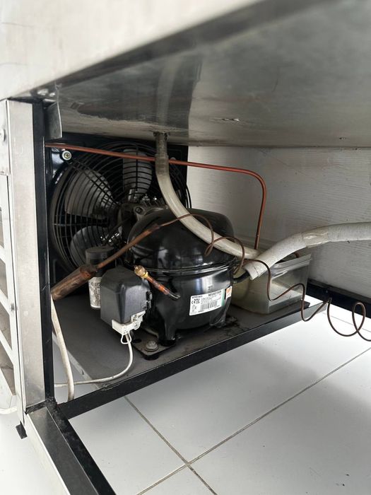 Vetrina muzlatgich (холадилник)